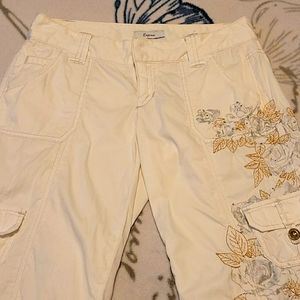 Express white cropped embroidered pants